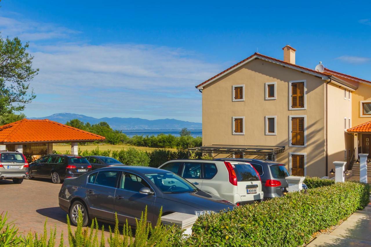 Luxury Apartments Villa Matea 2 Malinska Dış mekan fotoğraf